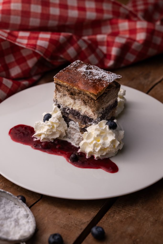 Hišna gibanica gostilna Zatrnik Pr Lovcu